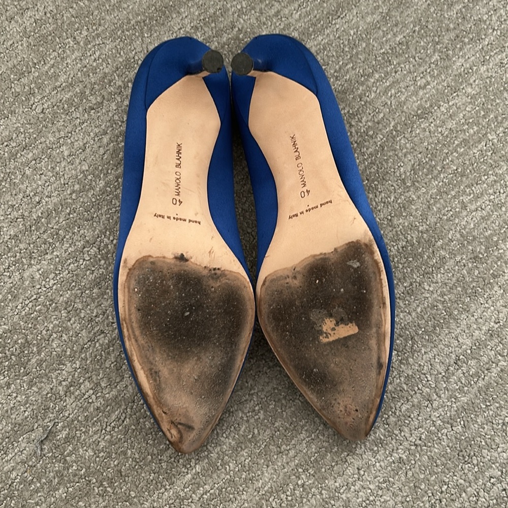 Manolo Blahnik Blue Heels with Embellished Buckle - Picture 4 of 7
